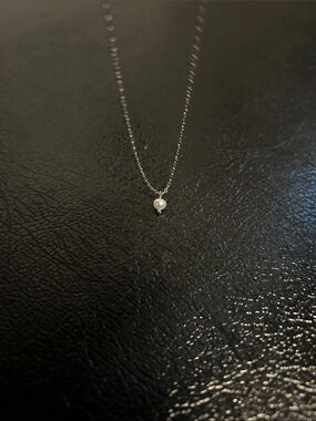 Pendant pearl Necklace in Silver